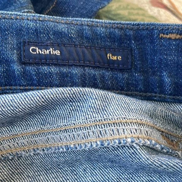 Citizens of Humanity Charlie Flare Jeans. Size 29. - Picture 8 of 8